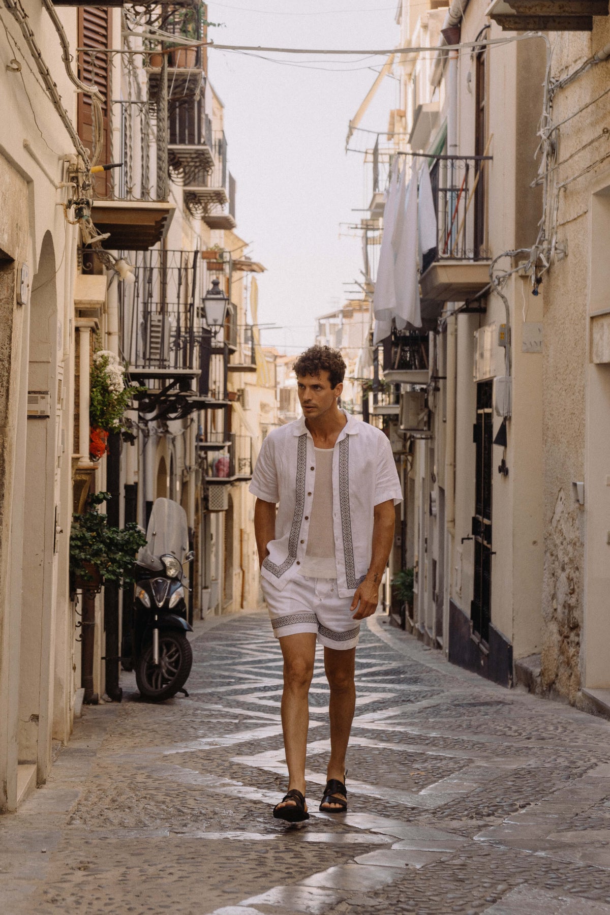 Camisa de Linho Bordada Over MC - Off White