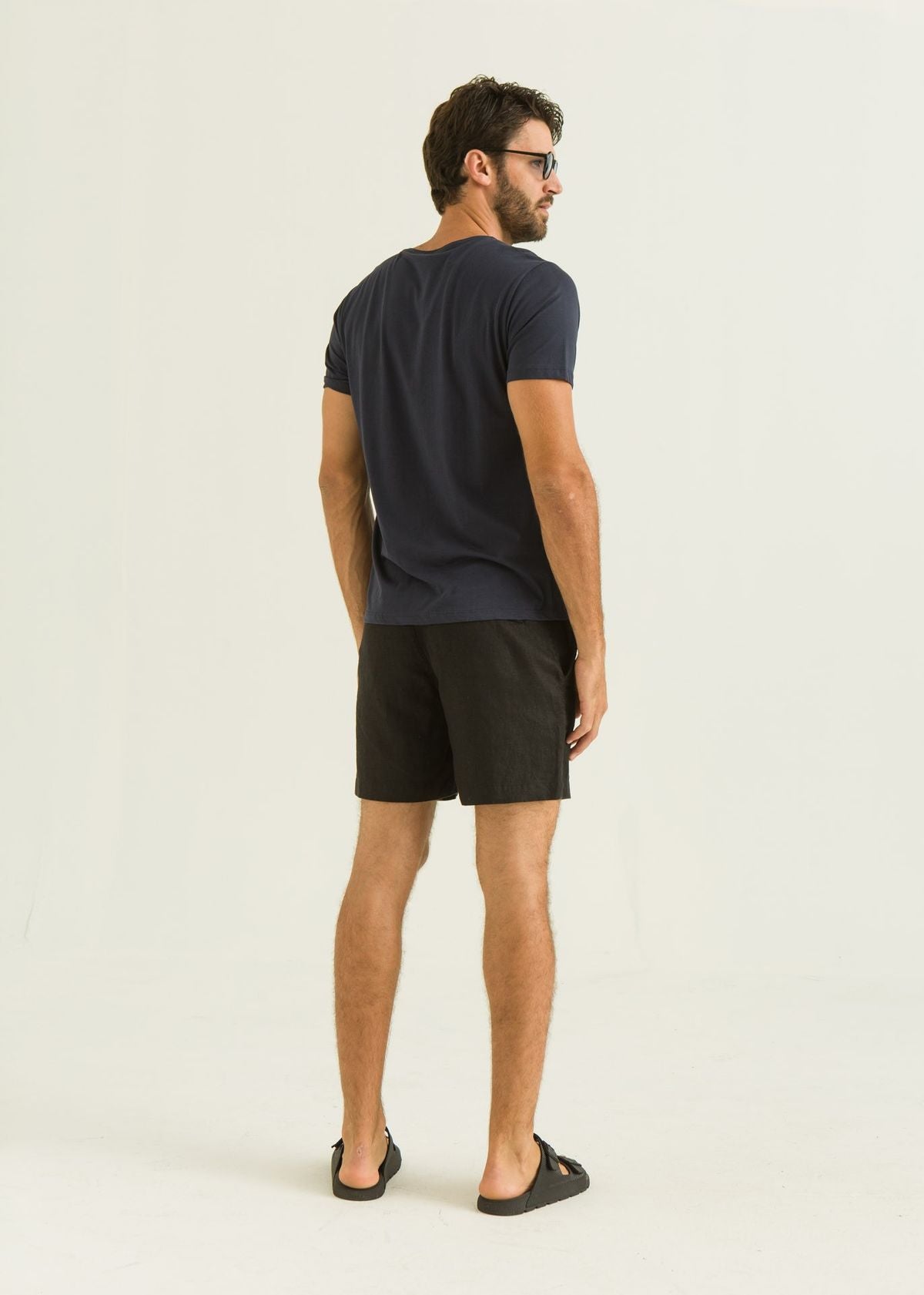 Bermuda de Linho Alfaiataria com Regulador - Preto
