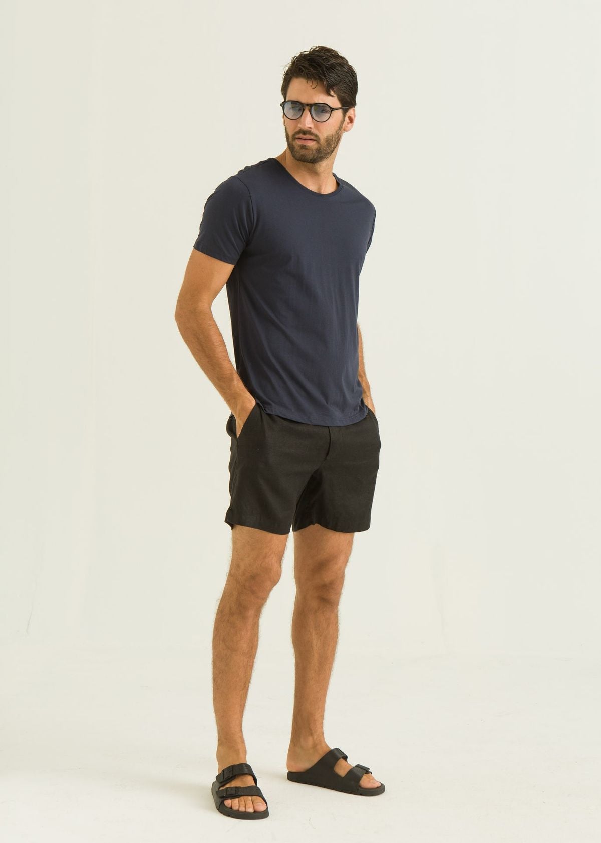 Bermuda de Linho Alfaiataria com Regulador - Preto